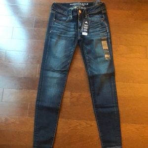 NEW WITH TAGS Super Stretch AE Jeans